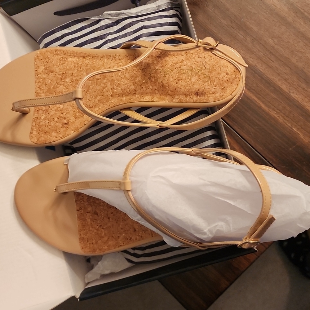 Woman's shoes